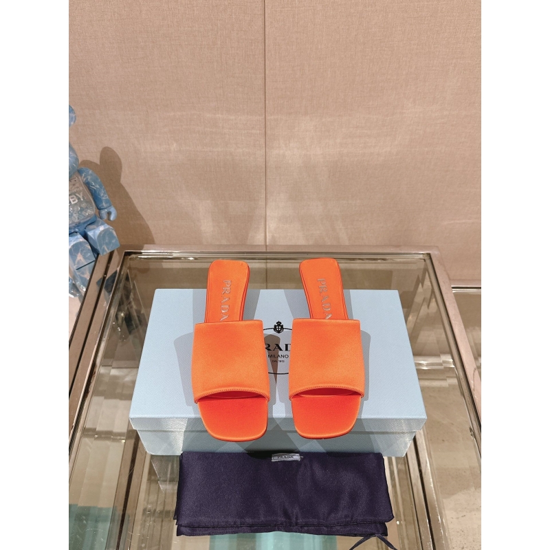 Pra*a slippers